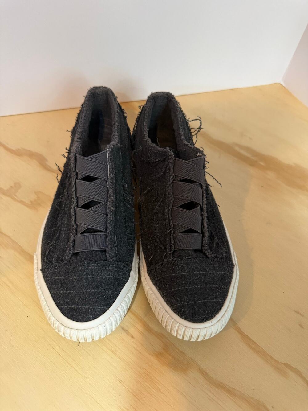 Blowfish Malibu Black Distressed Slip-On Sneakers Elastic Strap Casual Shoes